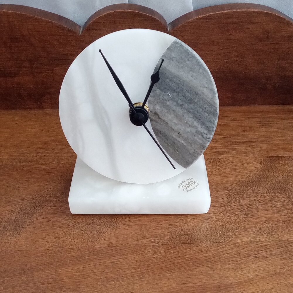 Alabaster Table/Desk/Shelf Clock